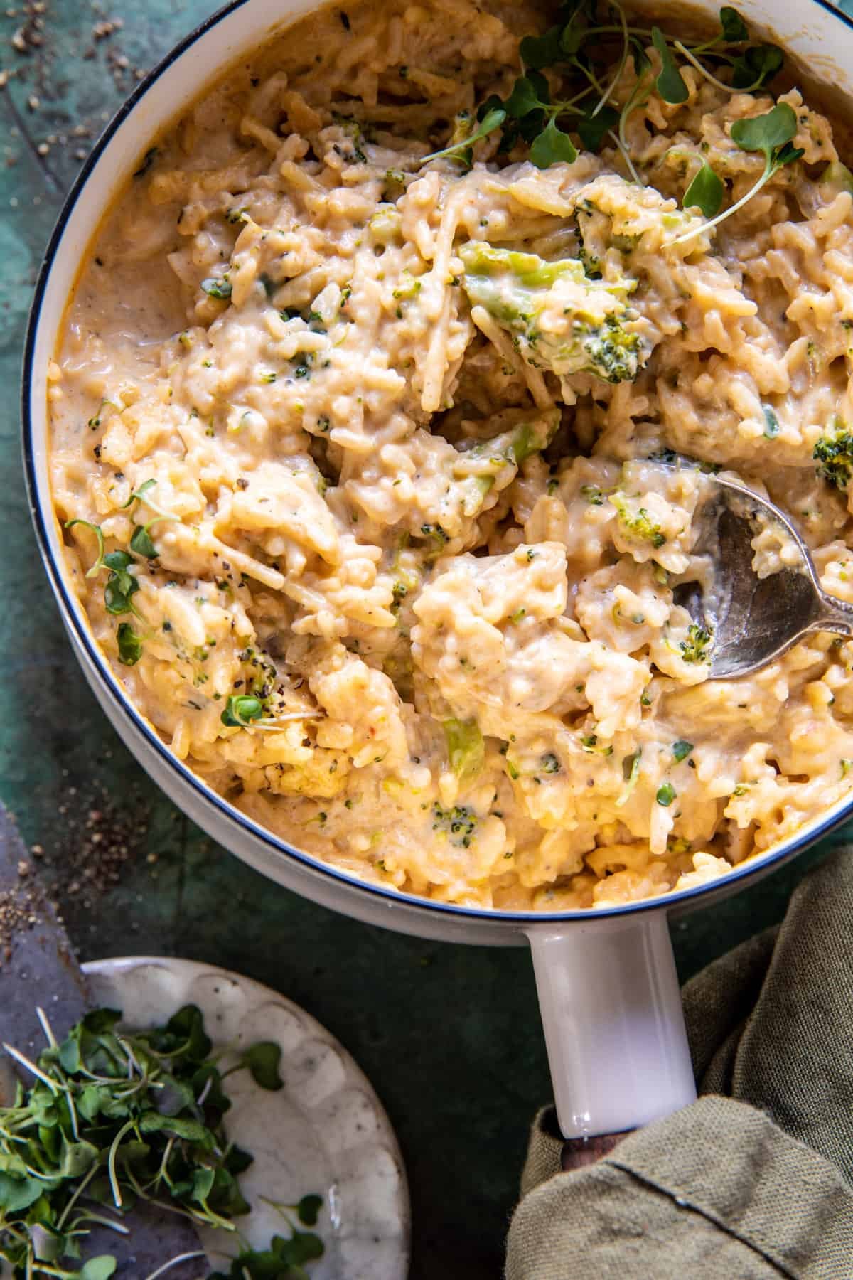 Creamy Broccoli Cheddar Chicken Skillet